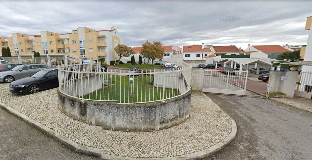Apartamento T1  em condomínio fechado - Carregado, Alenquer.