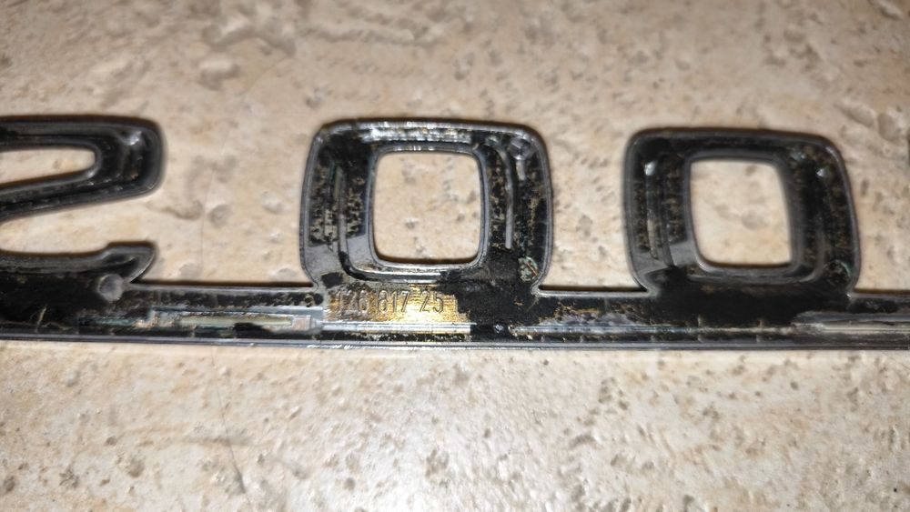 Emblemat 500 SEC Mercedes prosty w stanie idealnym ładny chrom znaczek