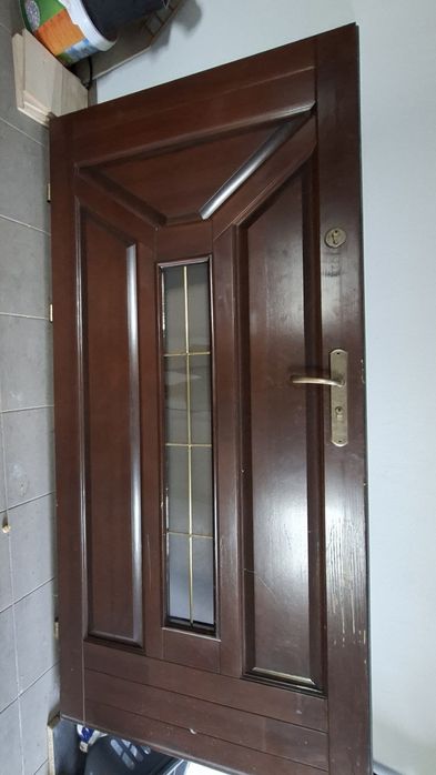 Drzwi zewnętrzne drewniane