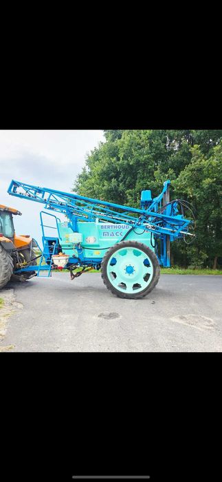 Opryskiwacz Berthoud Mack 32000l 21m własna hydraulika zadbany