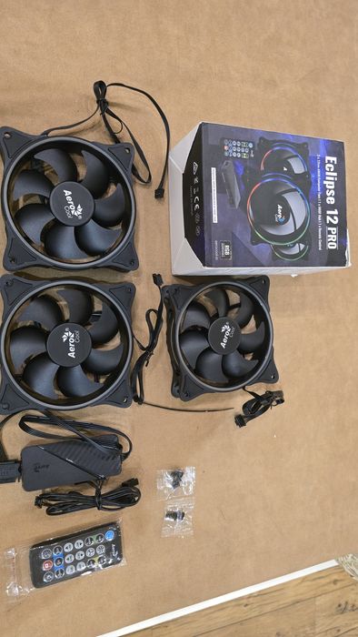 Nowy zestaw wentylatorów komputerowych Eclipse 12Pro Areocol RGB Adves