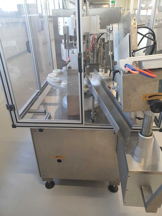 Automatyczna linia konfekcjonująca tuby