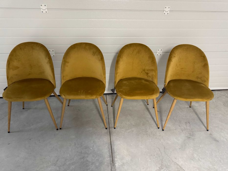 Cadeiras amarelas de veludo (NOVAS)