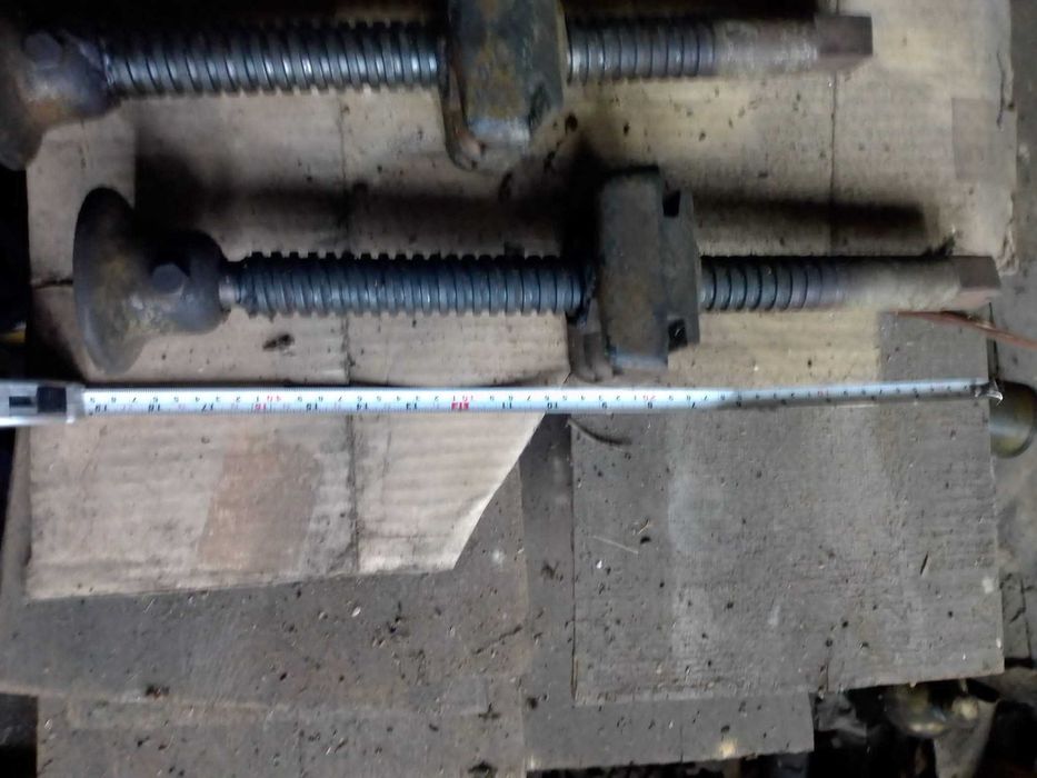 Śruby do presy używane mi