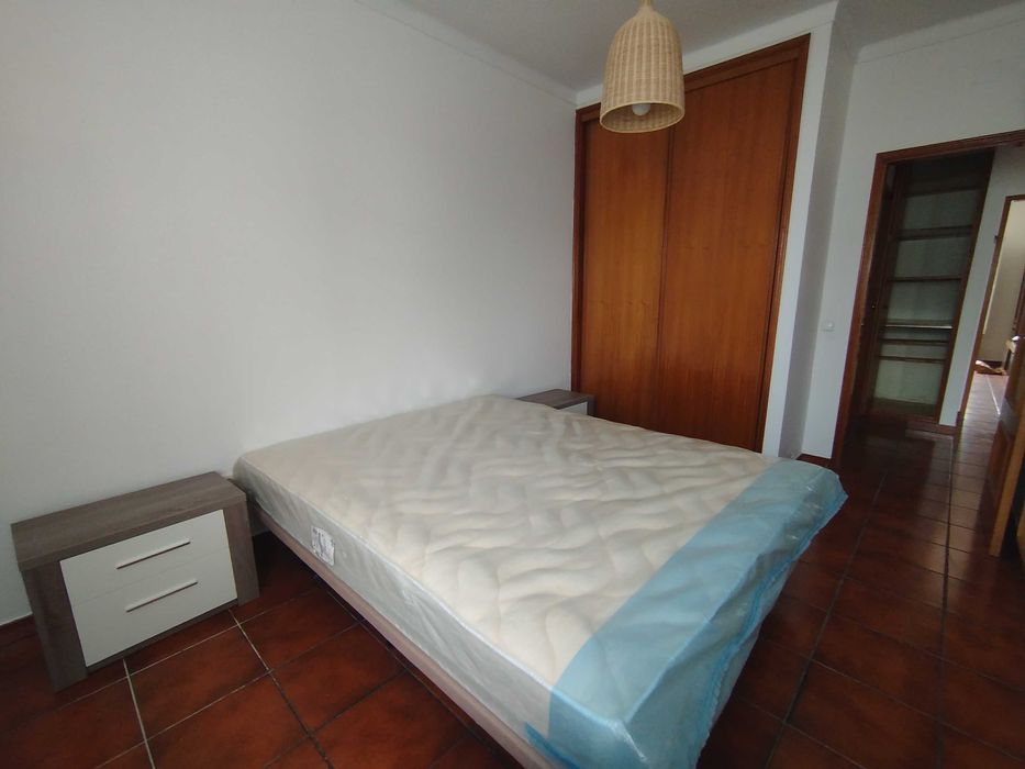 Aluga-se t2 com mobília