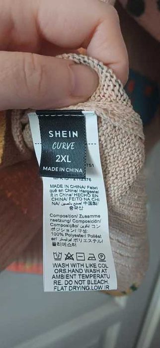 Sweter damski w pieski