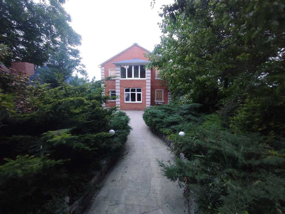 Старий Мерчик. Для сім'ї здається будинок 150м2. та 10+20 соток землі