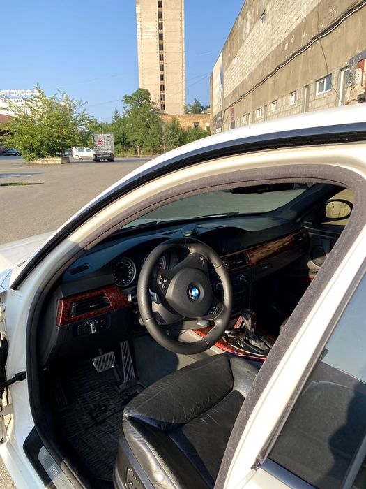 BMW E90 328xi 2010 3.0I