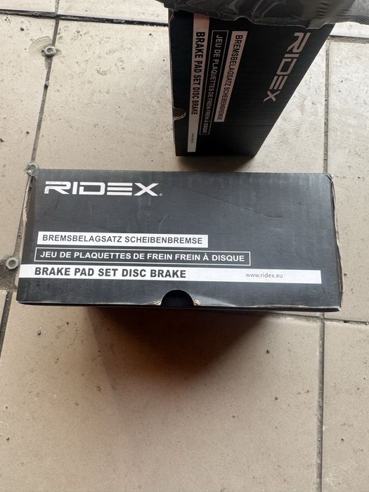 Тормозні колодки на BMW X3 f25 в комплекті з тормозними дисками