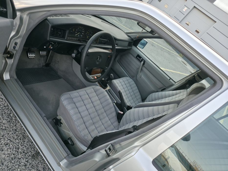 Mercedes Benz 190D 2.5 impecável