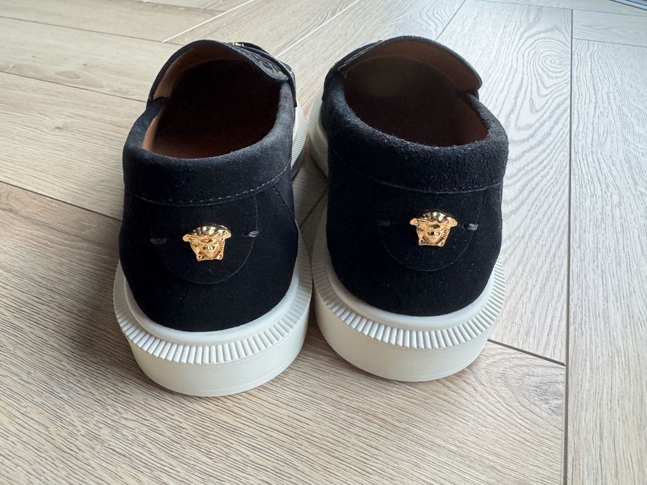 Buty Versace rozmiar 42 kolor czarny mokasyny loafers