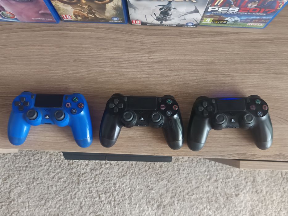 Vendo PlayStation 4 1TB em bom estado.