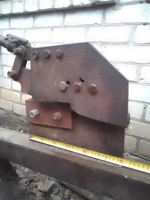 Великі ножиці по металу