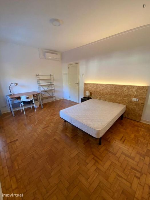 Quarto - localizado em Baixa Coimbra