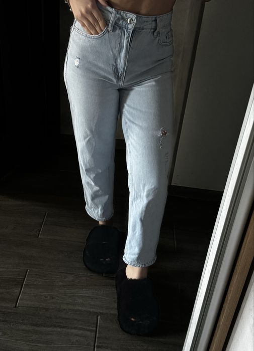 Блакитні джинси на низеньку дівчинку