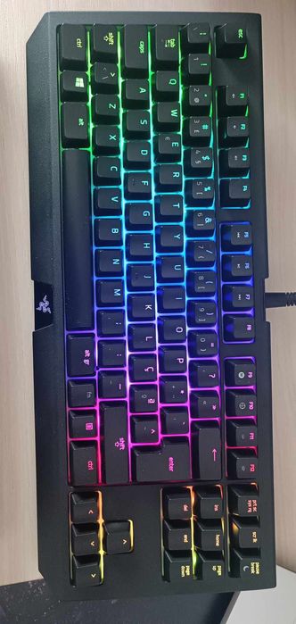 Teclado mecânico Razer BlackWidow Tournament Edition Chroma V2