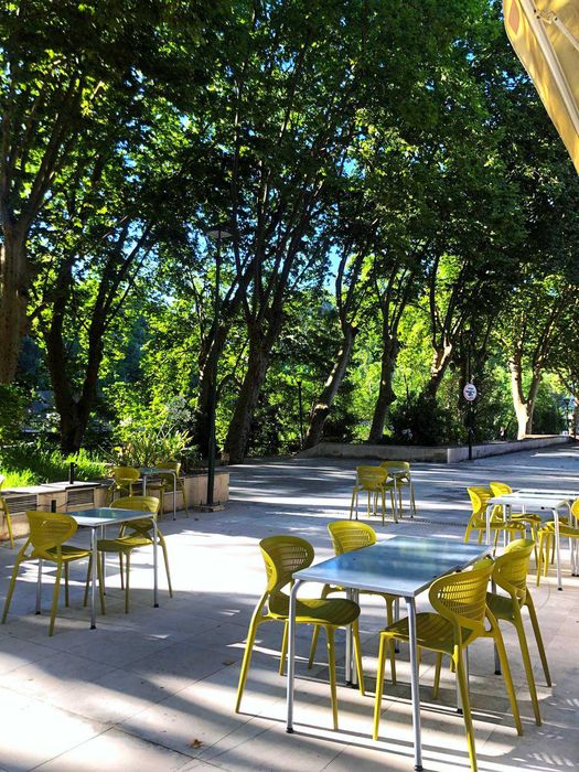 O seu negócio num espaço já pronto Terraços do Marachão ·Trespasse Espaço Comercial – Leiria Centro – 30.000€ – Renda 450€/mês