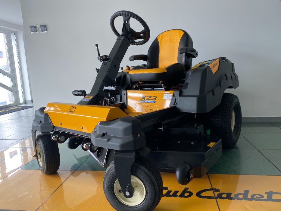 Traktor Ogrodowy Cub Cadet ZERO-TURN XZ3 122cm / V-Twin Kawasaki 24 km