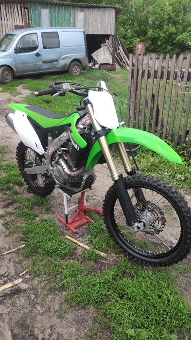 Продам спортивный мотоцикл kawasaki 450.