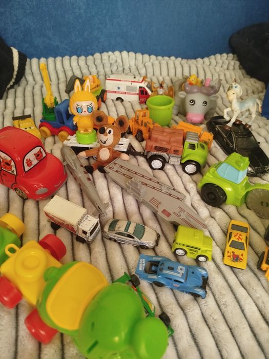 Продам дитячі іграшки