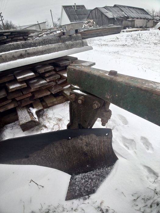 Продам плуг плн 3 35 0деський в хорошому стані, все в оригіналі деталі