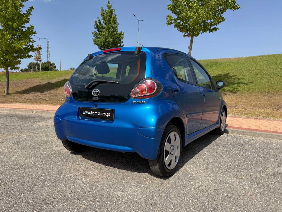 Toyota Aygo 1.0 CoolBlue - Caixa Automática + Ar Condicionado