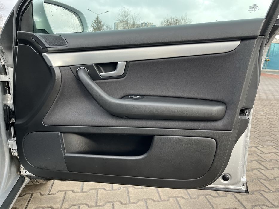 Audi A4 1.6 Mpi бензин