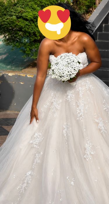 Vestido de Noiva Princesa Luxo com Renda e Pedrarias – Tamanho M