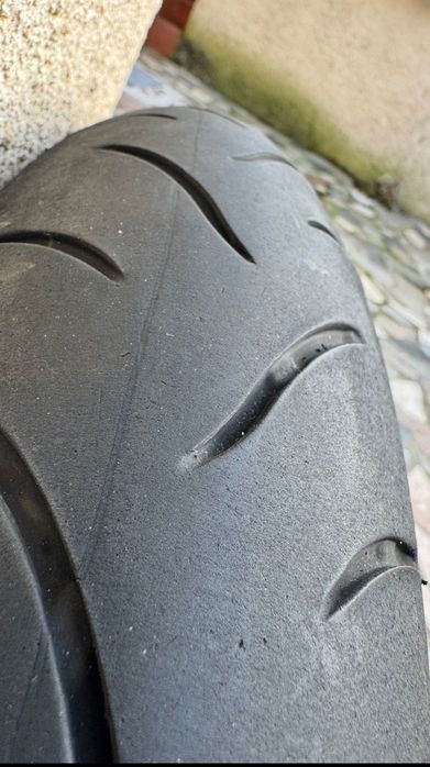 pneu  120/70 ZR 17 M/C  bridgestone battlax Bt16