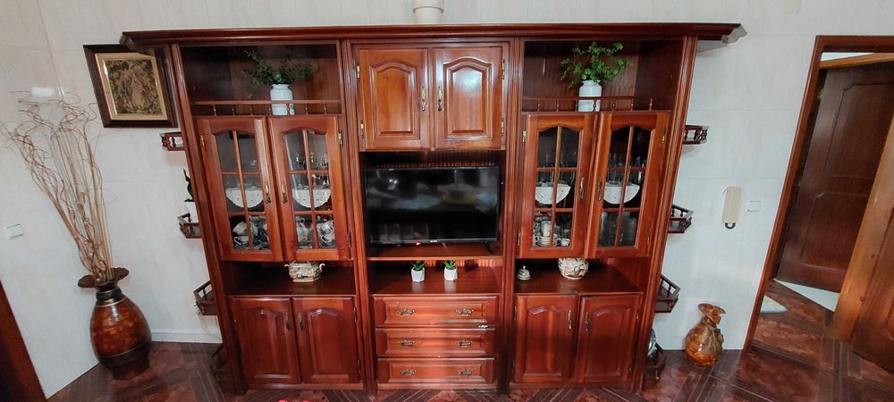 Móvel de madeira para sala ou cozinha com 3m de largura