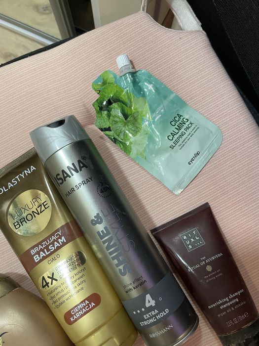 Zestaw kosmetyków do pielęgnacji ciała i włosów