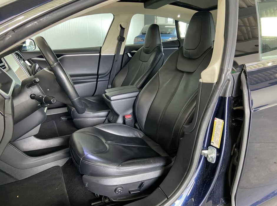 Tesla Model S 85 com carregamentos grátis para sempre (18.000€)