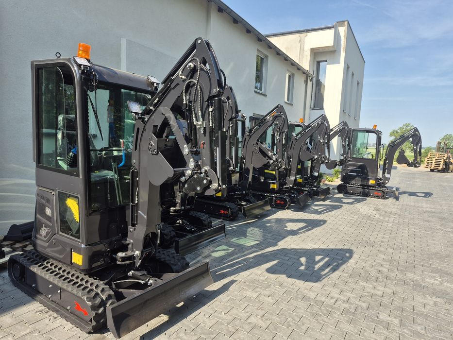 Minikoparka 1,8 2,0 silnik kubota gratisy