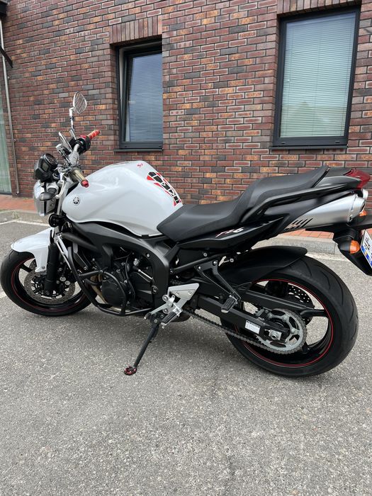 Продам мотоцикл в гарному стані Yamaha fz6 Fazer  повністю все обслужине