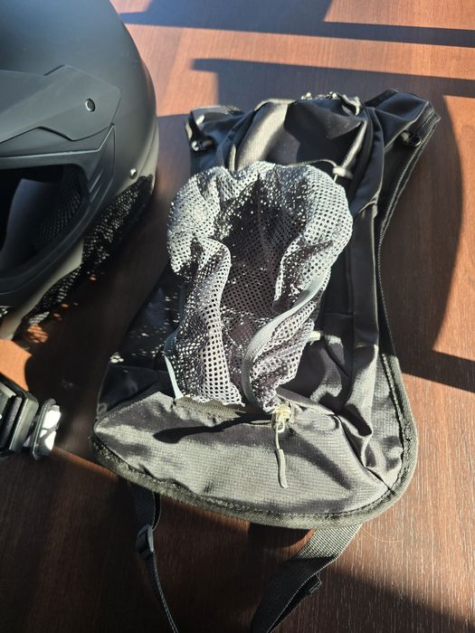 Kask na hulajnoge, crossa, rower z torbą na kask