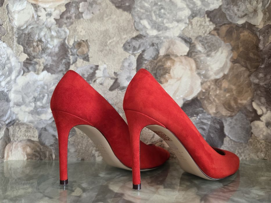 Червоні туфлі-човники Stuart Weitzman оригінал р.34