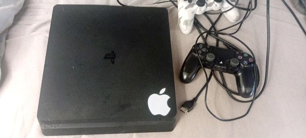 PlayStation 4 em perfeitas condições