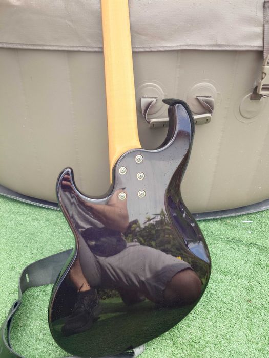 Greg Bennett Fairlane FL5B – gitara basowa 5-strunowa
