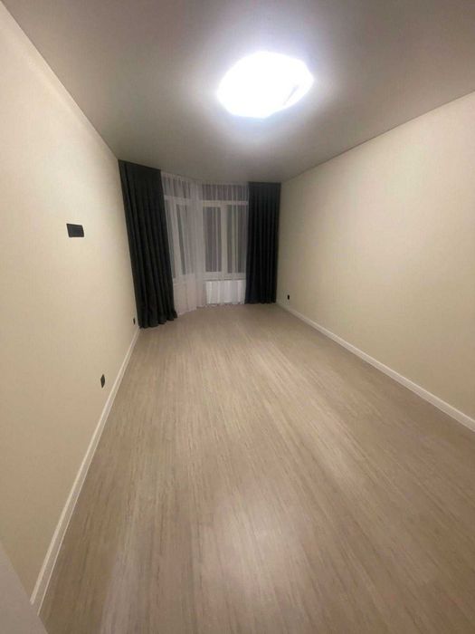 Продаж 2 км квартири на Злуки