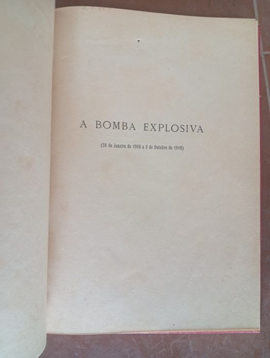livro "A Bomba Explosiva: Depoimentos de Diversos Revolucionários"