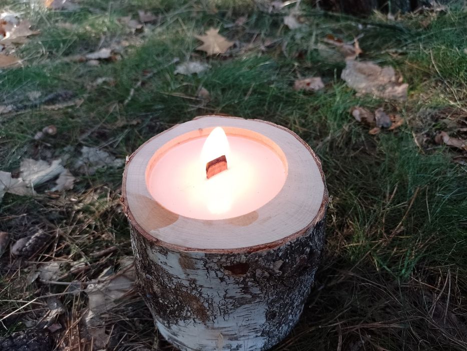 Rustykalna świeca sojowa o zapachu leśnym