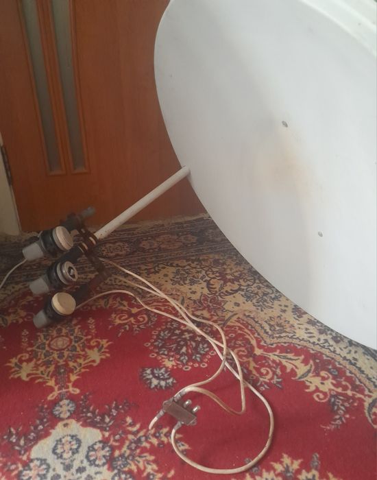 Спутниковая тарелка