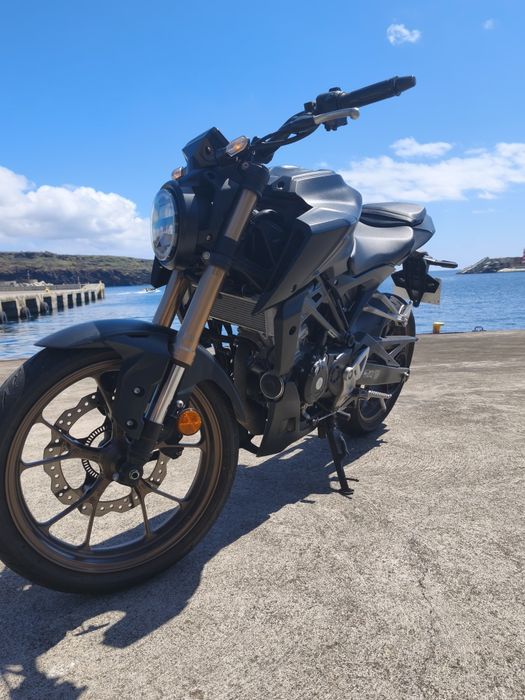 CB125R 2022 em excelente estado preço negociável