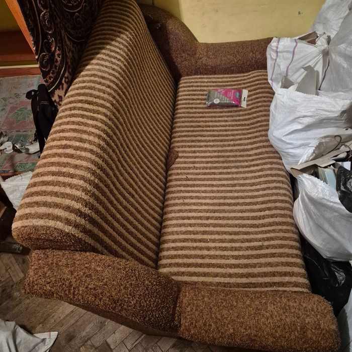 Диван раскладной БУ в хорошем состоянии