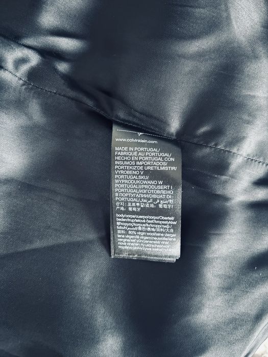 Czarny klasyczny długi wełniany płaszcz Calvin Klein S 36