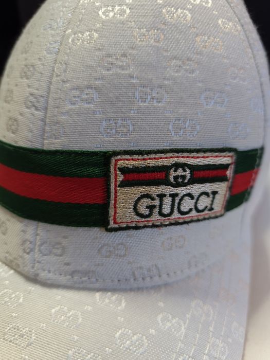 Czapka z daszkiem Gucci.
