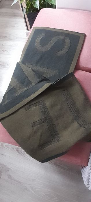 Armani szalik odcienie zieleni