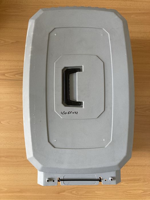 Gaiola de transporte rigida em excelente estado