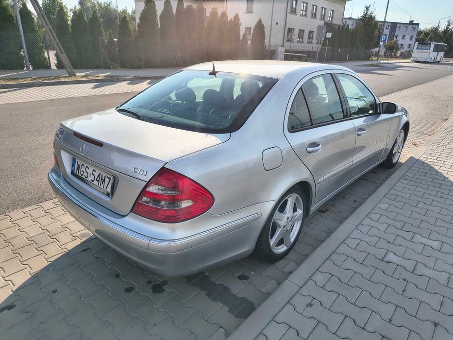 Sprzedam Mercedes Benz 270 E klasa