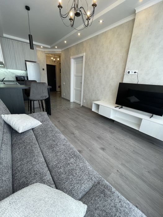 Оренда Кадетський гай, 8  комфортна 1 кв. 39 кв.м
